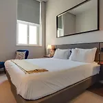 8 Building Serviced Apartment By The River