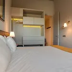 8 Building Serviced Apartment By The River