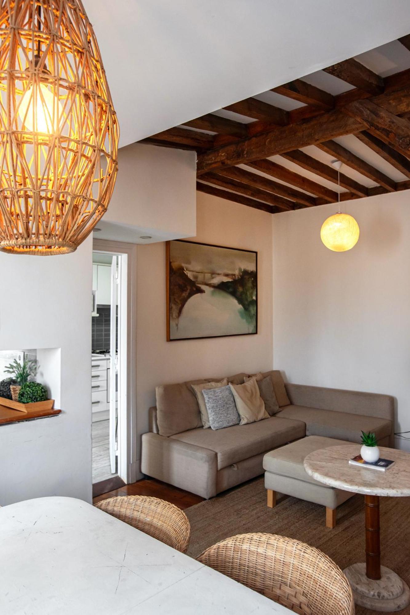 Large Family Flat In Campo De Ourique Lisbon