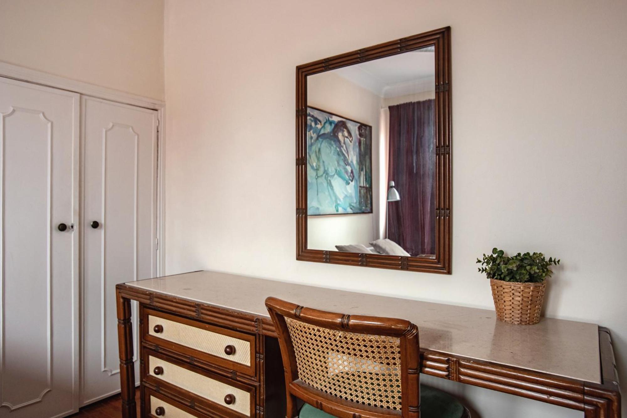 Large Family Flat In Campo De Ourique Inn Lisbon