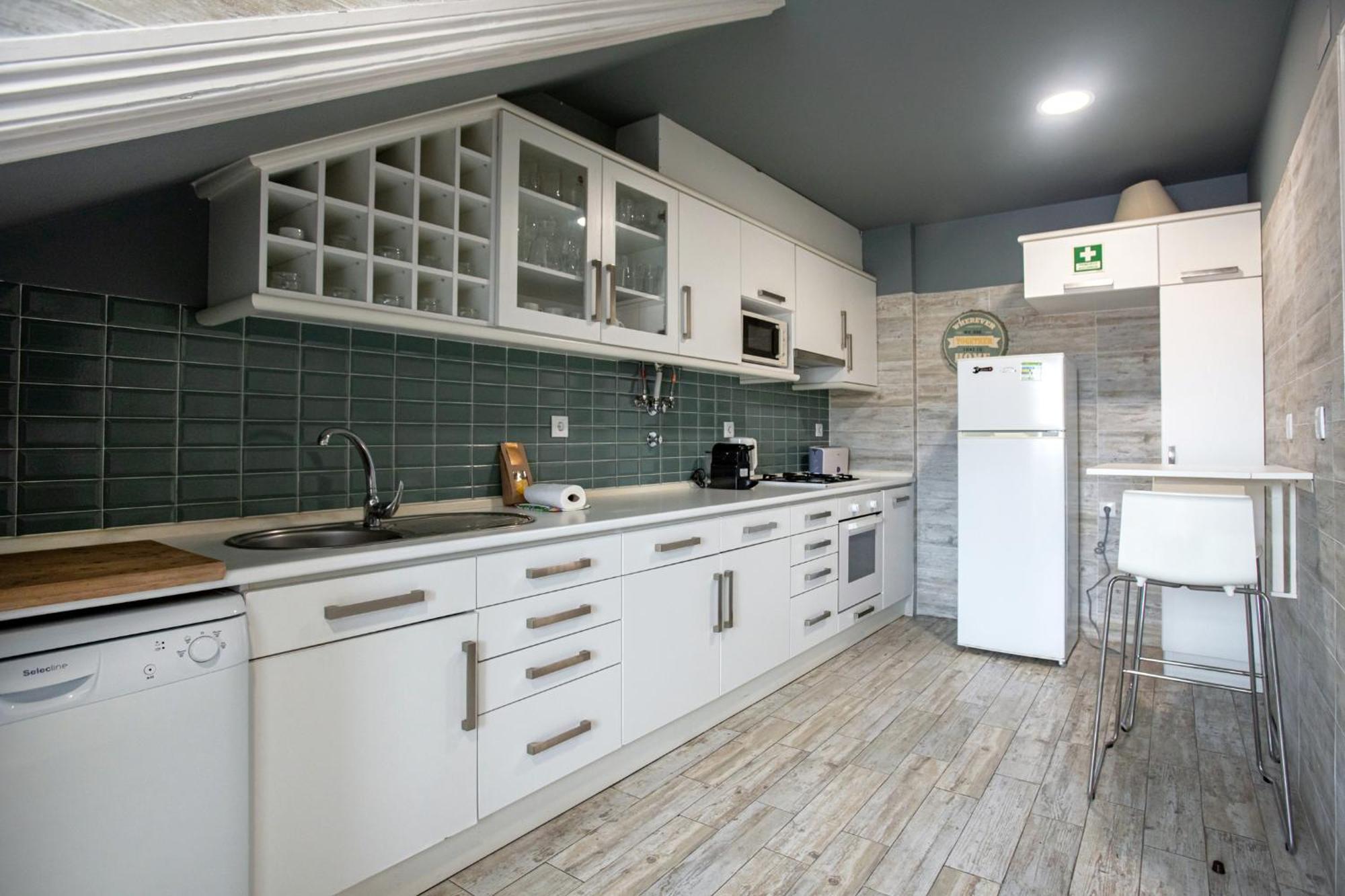 Large Family Flat In Campo De Ourique Inn