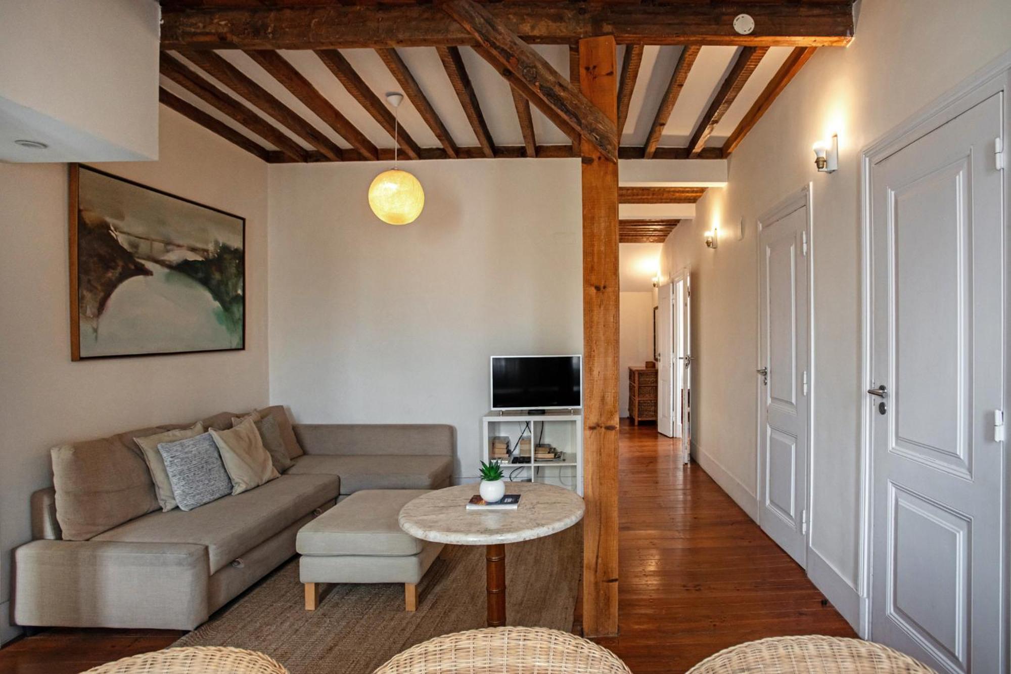 Large Family Flat In Campo De Ourique * Lisbon