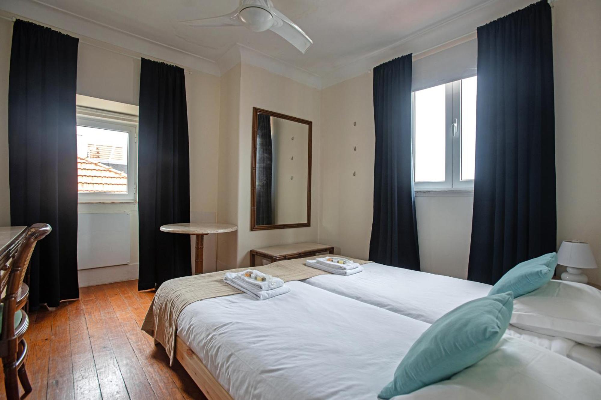 Large Family Flat In Campo De Ourique Inn Lisbon