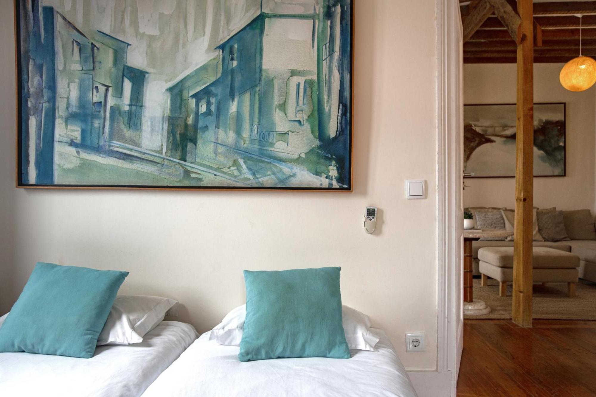Large Family Flat In Campo De Ourique * Lisbon
