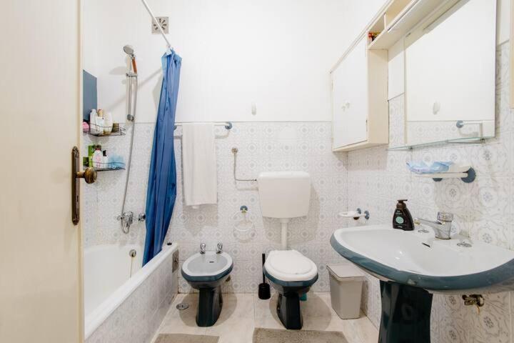 Cama Queen Benfica Em Familiar - Casa De Banho Compartilhada - Temos Cao Homestay
