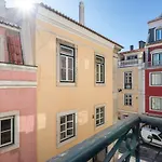 Perfect 1 Bed In Chiado With Aircon