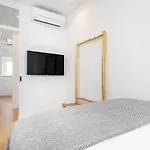 Whome | Luxury Duplex Prime Location Great For Families