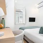 Whome | Luxury Duplex Prime Location Great For Families