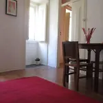 City Center Simple Charming Apartment