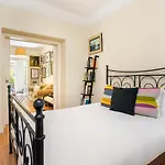 Whome | Alameda Patio Hideaway