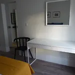Confortable 1 Bedroom Apartment At Roma Avenue - 1A