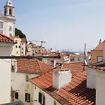 Inloveapartments - Typical Alfama Balcony