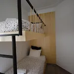 Green & Sunny Apartment