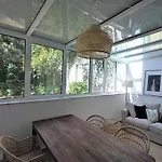 Green & Sunny Apartment