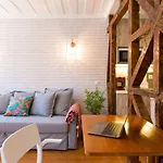 Sunlit photographers 1Bedroom Apartment in Alcântara