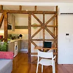 Sunlit photographers 1Bedroom Apartment in Alcântara