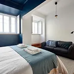 Elegant Apartment In Graca!