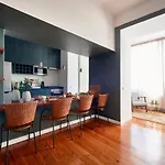 Elegant Apartment In Graca!