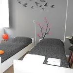 Triplex - Quarto Com W.C. Privado