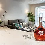 Stunning 2Bdr Apartment In Chiado By Lovelystay