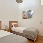 Sunny Pink Street Historical Apt, By Timecooler