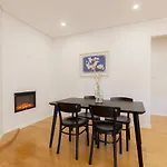 Flh Gulbenkian Apartment With Balcony