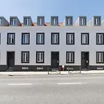 Lisbon Hill House - No. 589B