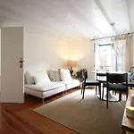 Chic Urban Retreat At Downtown With Balcony & Views, 5Th-Floor No Lift