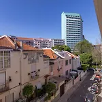Amazing 4Bdr Flat In Areeiro By Lovelystay