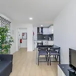 House Black & White