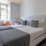 Lovelystay - Chiado 3Bedroom Wonder