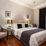 Spacious Apartment In Central Lisbon 120 M² Fireplace