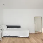 Joivy Minimalistic Apt W Patio In Principe Real