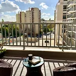 Modern & Spacious Apt With River View