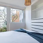 Classy 2Bdr House With Balcony By Lovelystay