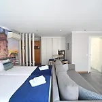 Famous Crows Lisbon Suites