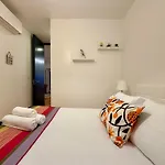 Apto Com 2 Quartos Central