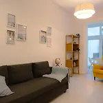 2Br With Large Private Terrace | By Airnest