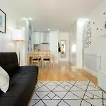 Lisbon Gloria Apartment