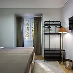 Jo\'S Place