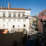Ola Lisbon - Castelo V