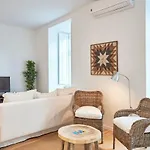 Modern Apartment Calcada Sao Francisco II