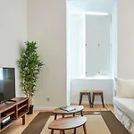 Modern Apartment Calcada Sao Francisco II
