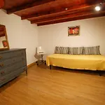 Pensao Rosinha Art Gallery House
