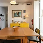 Bright Apartment With Two Bedrooms - Bp31