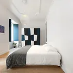 Awarded 3 Bedrooms Upscale Flat@Chiado Bairro Alto