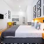 Porta Do Mar Deluxe Central Apartments