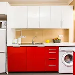 Belem! Charming 2 Bedroom Apartment W Terrace, Wifi & Free Street Parking