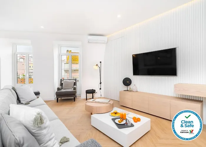 Whome | Luxury Duplex Prime Location Great For Families