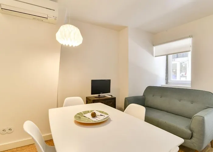 New Apartment With Easy Access In Traditional Area
